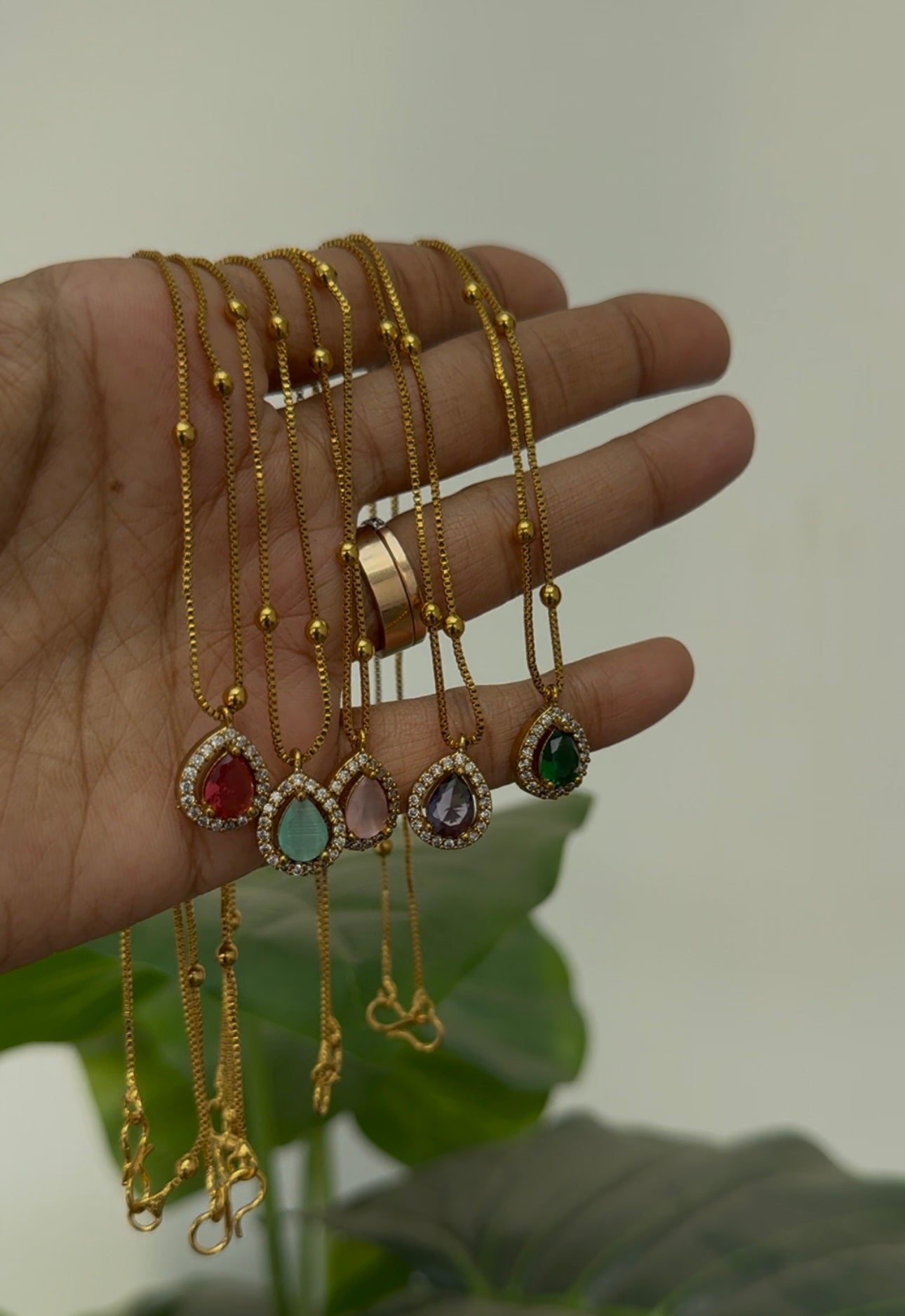 navaratna gold chain