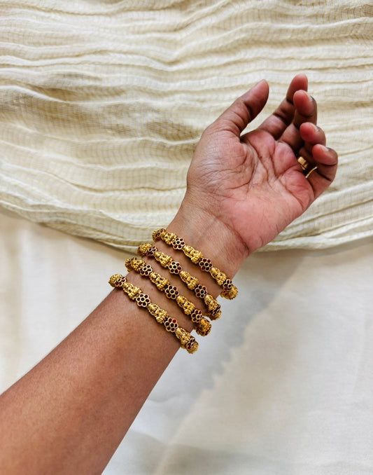 gold bangles A3 2.8