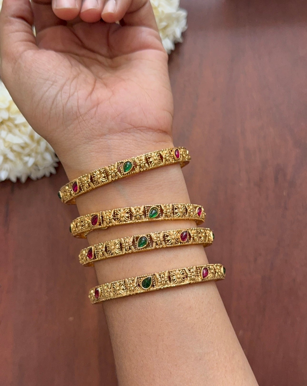 gold bangles 2.6 A