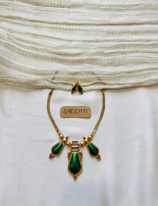 nagapada necklace green