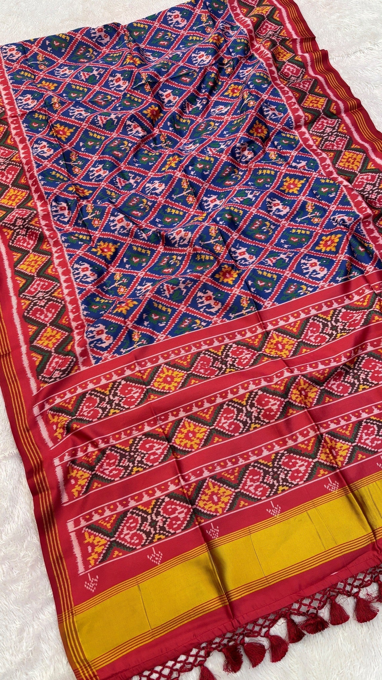 Semi Ikkat Patola Saree with Beautiful Tussle