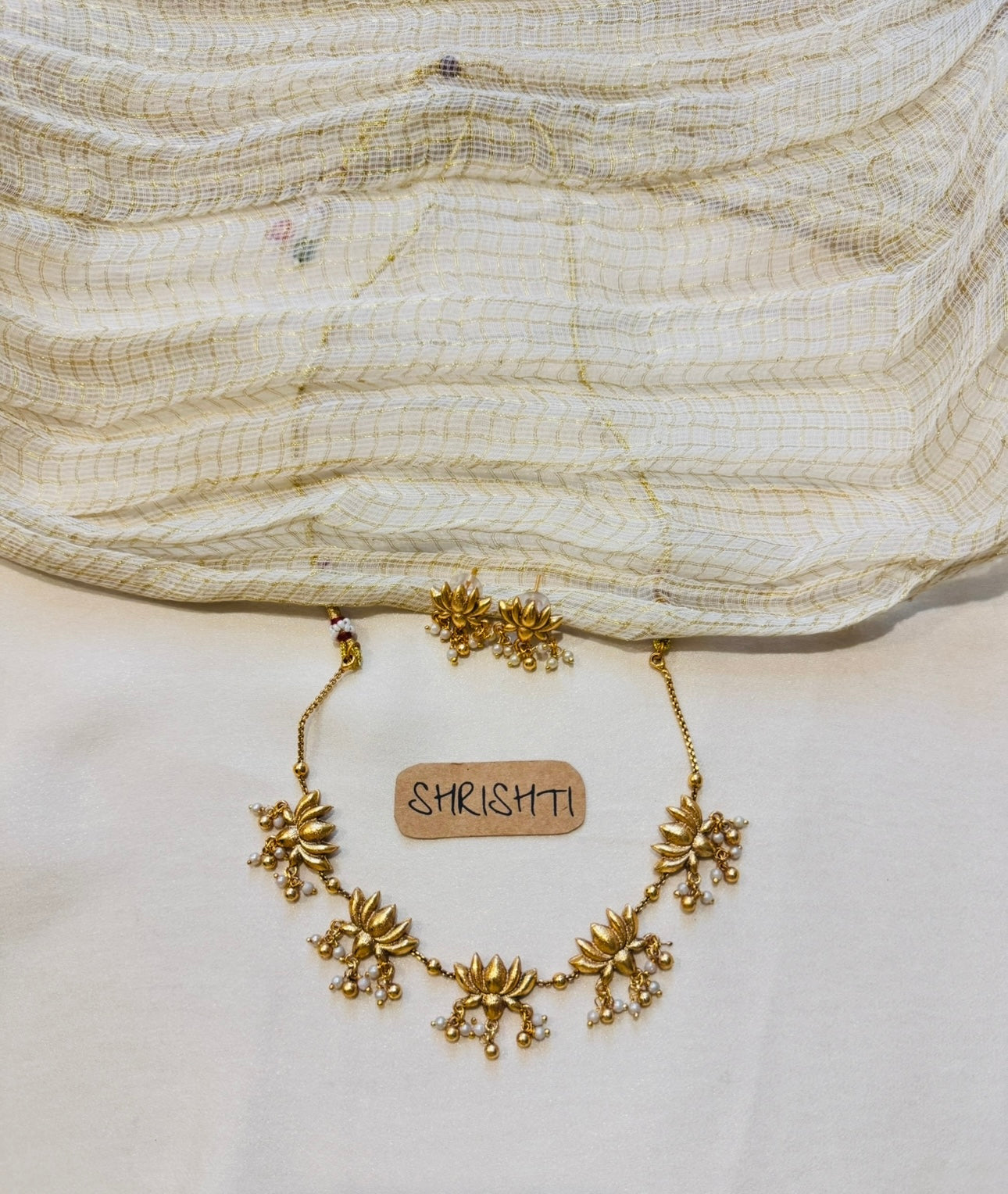 gold lotus